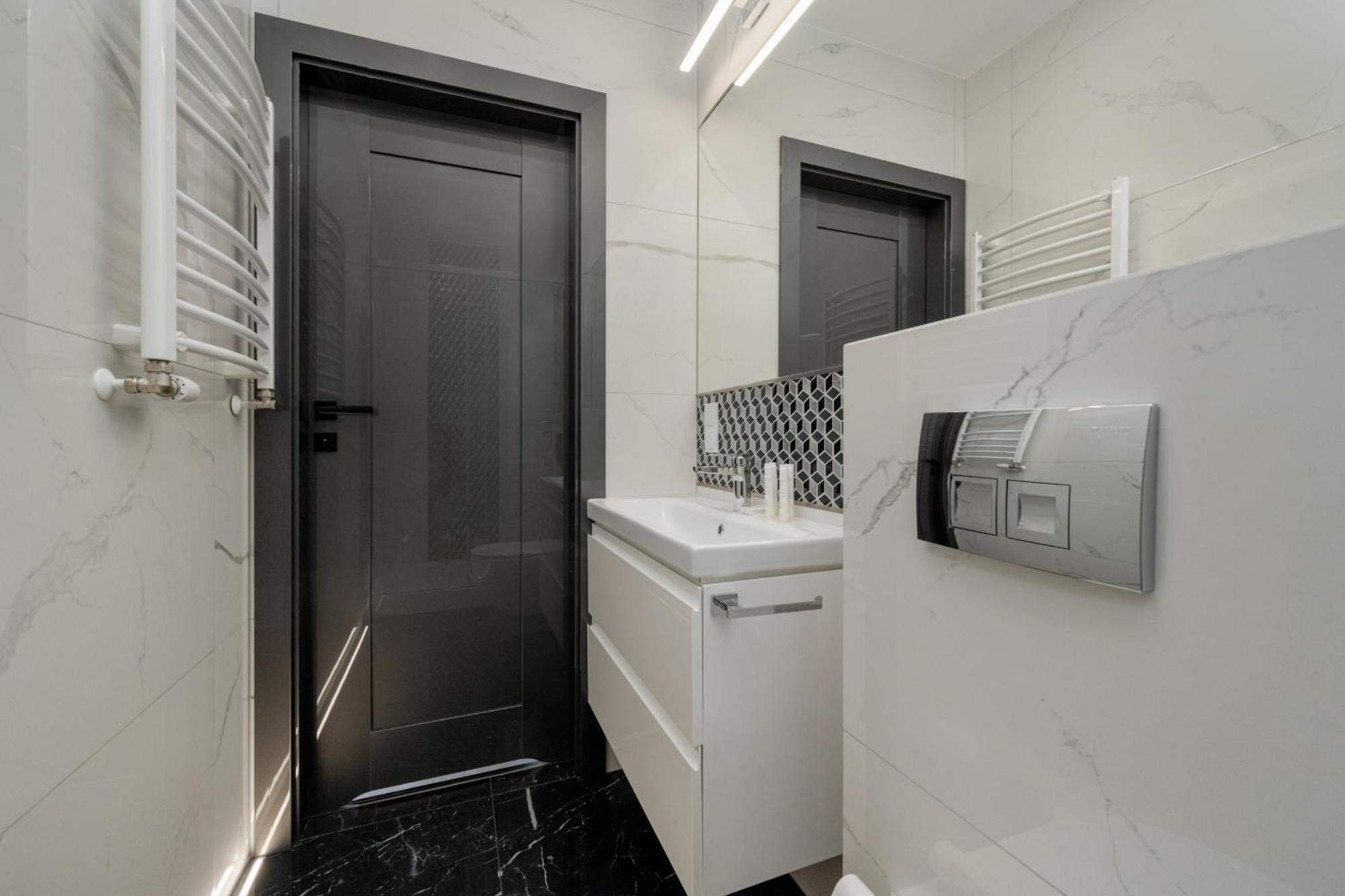 Luksusowy Apartament Z 3 Sypialniami, Klimatyzacja, Parkingiem I Biurkiem We Wroclawiu By Renters Prestige Exteriör bild